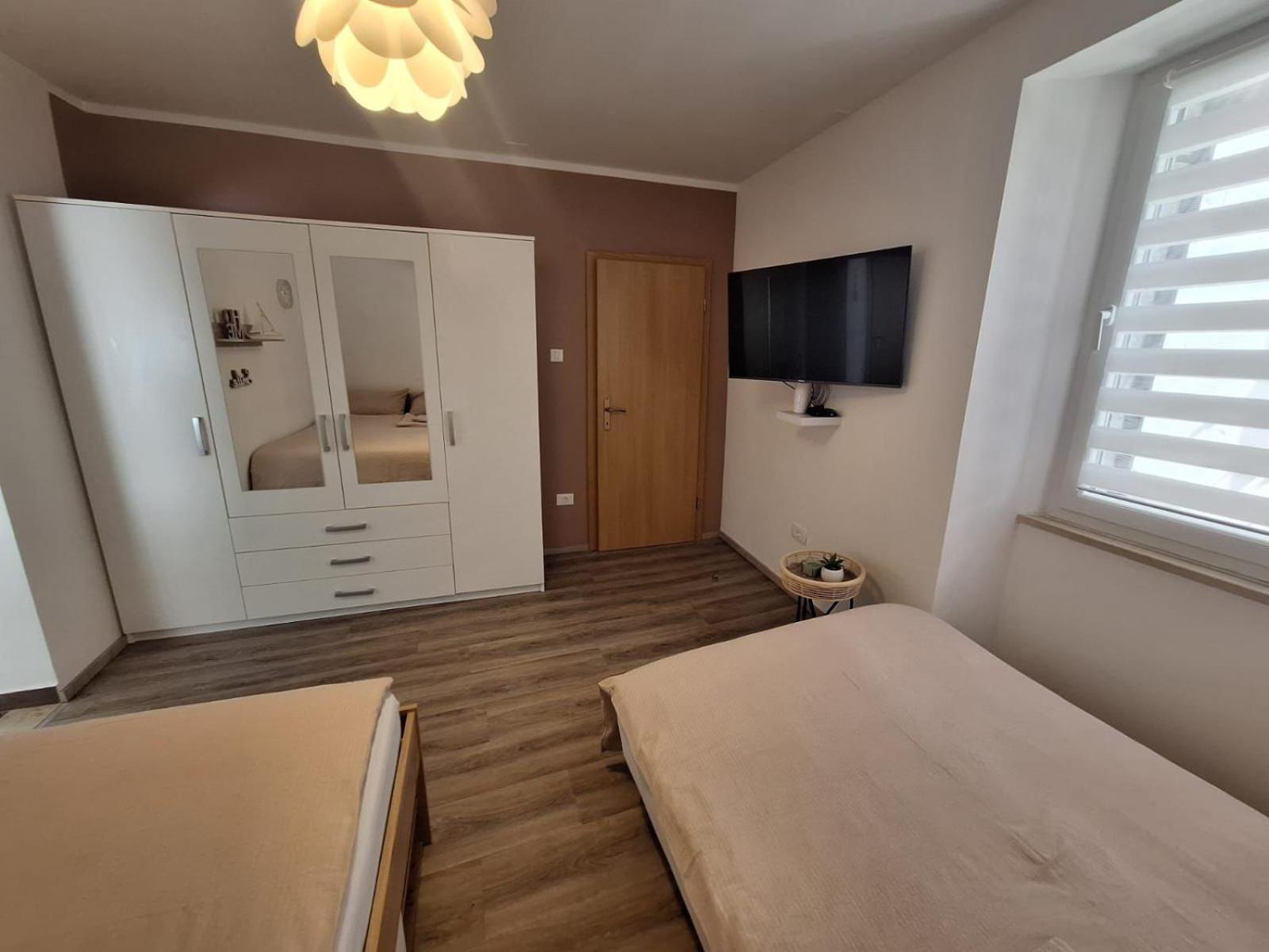 Apartma Pingo Appartement Koper Buitenkant foto